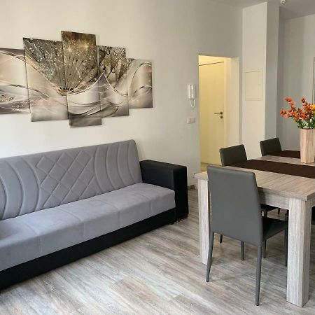 Modern Apartment Second Floor 布鲁塞尔 外观 照片