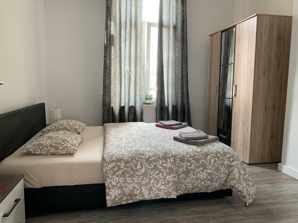 Modern Apartment Second Floor 布鲁塞尔 外观 照片