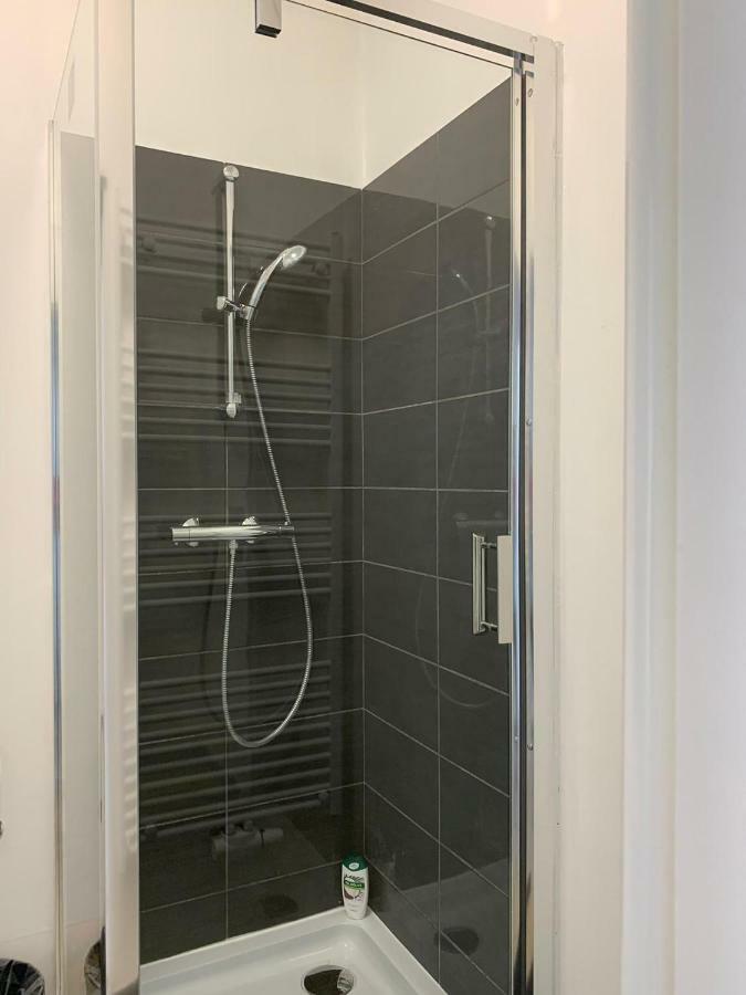 Modern Apartment Second Floor 布鲁塞尔 外观 照片